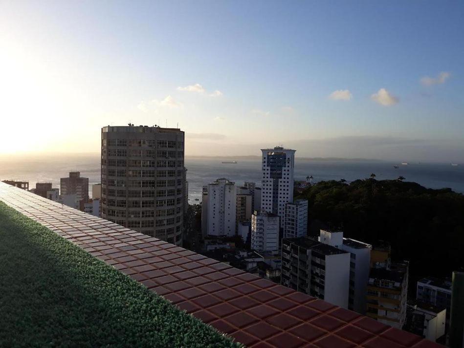 Maravilhoso Apartamento 2 Quartos Com Ofuro Porto Da Barra Salvador Summer Barra Flat Luaran gambar